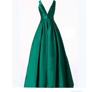 JVN Jovani Prom Dress/ Ball Gown- Women’s Size 6- Emerald Green